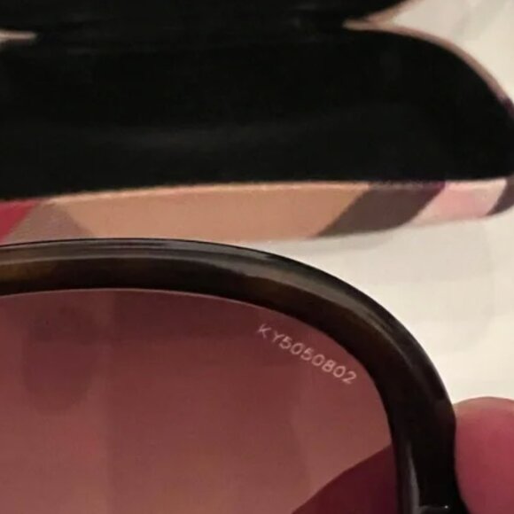 Burberry Vintage Sunglasses - Picture 4 of 10